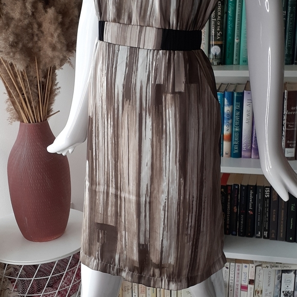 Max and Cleo neutral colors office dress P3750 - Picture 4 of 12